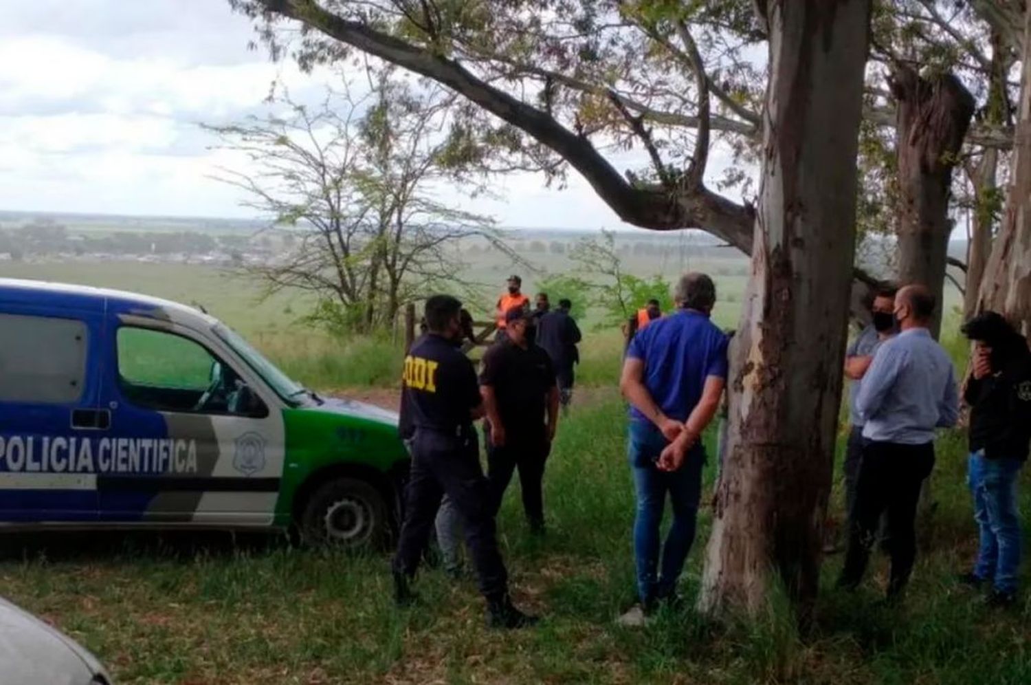 Horror en La Plata: hallaron partes de un esqueleto en un descampado