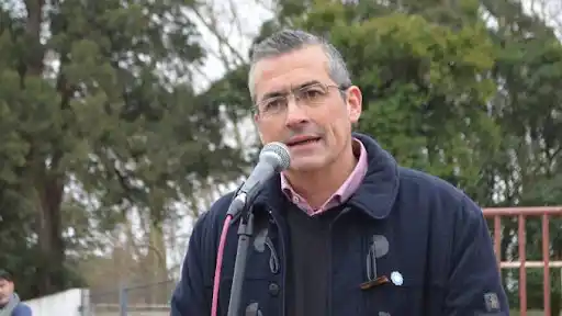 El intendente de Rauch defendió el uso del Fondo Educativo: "El municipio no puede seguir haciéndose cargo de todo"