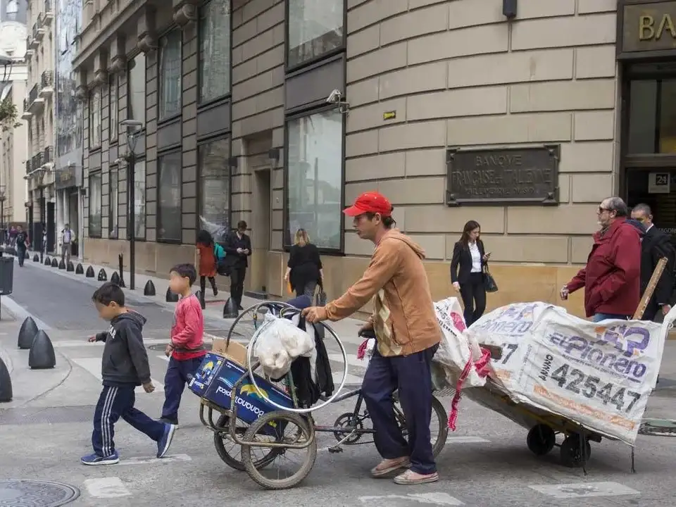 Un hogar de cuatro integrantes requirió $ 544.304 para cubrir las necesidades alimentarias mínimas.
