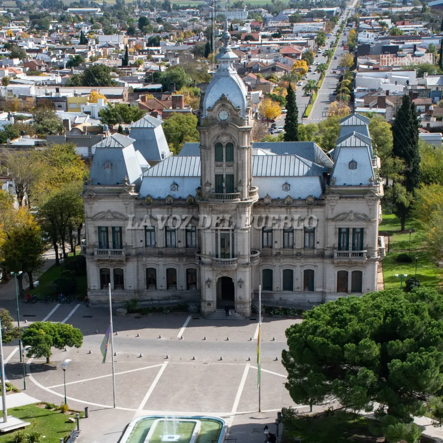 Cierran al tránsito el sector de pórfido frente al Palacio Municipal por reparaciones