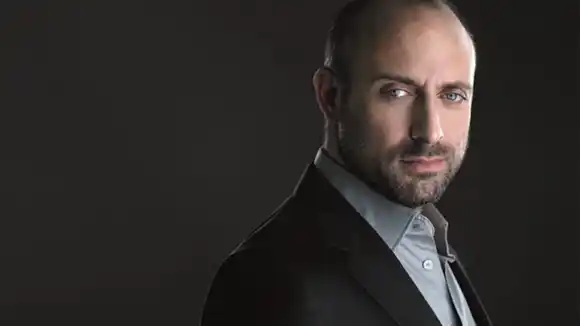 Condenaron al actor que hizo de Onur en "Las mil y una noches": qué sucedió