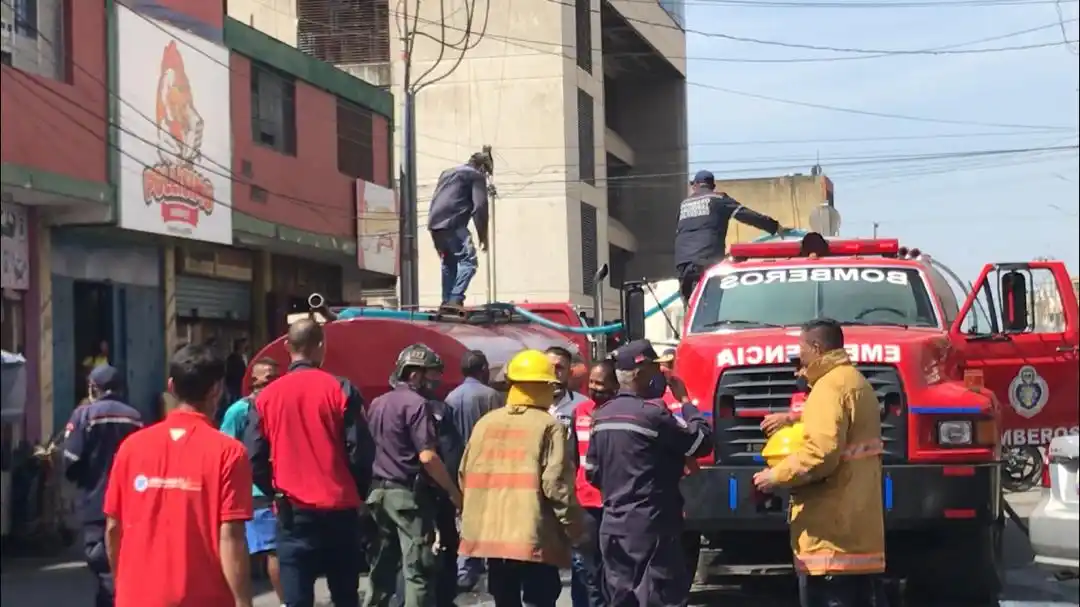 VORAZ incendio consumió el depósito de un local en el estado Lara