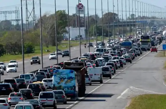 Éxodo turístico: más de 3100 autos se dirigen hacia CABA