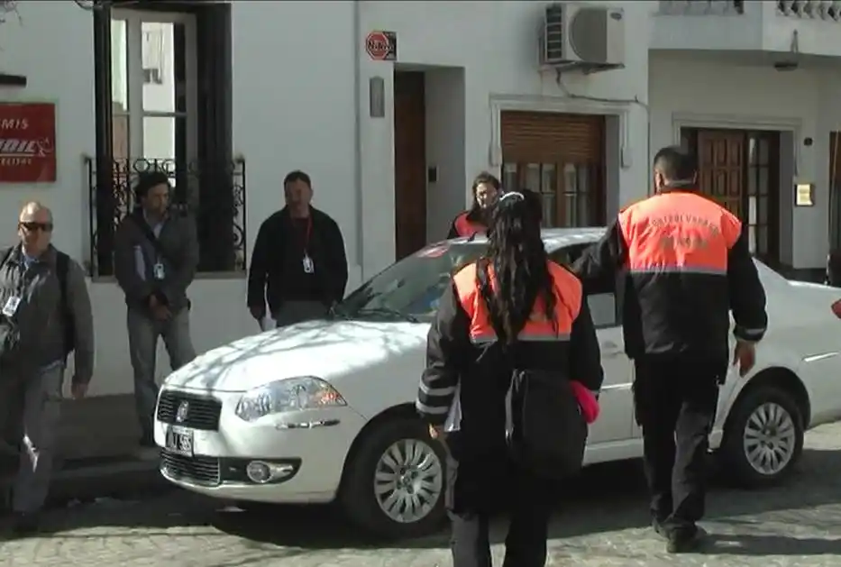 Comenzó un  operativo de control en agencias de remises 