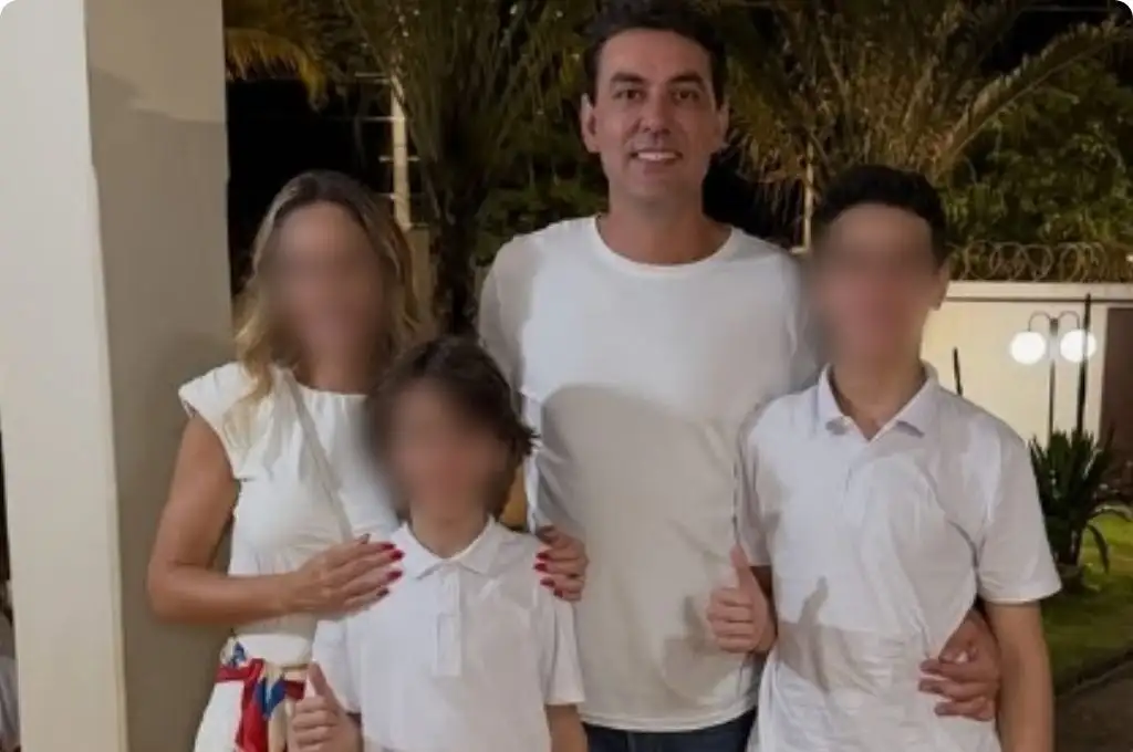 Les disparó a sus hijos y luego se quitó la vida