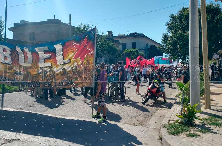 Una nueva protesta en el Unzué: "Están más interesados en discutir el acuerdo con el FMI que en ayudar al pueblo"
