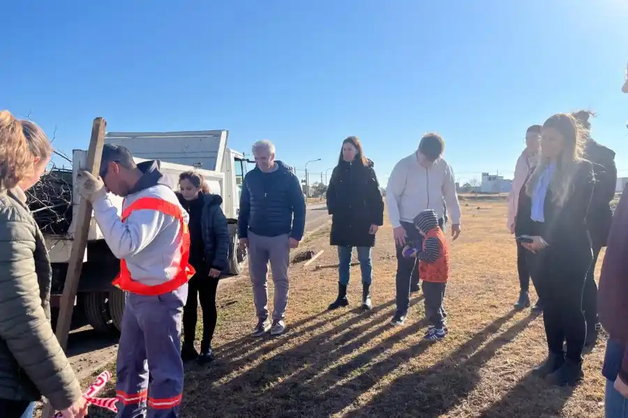 La empresa Bertolaccini sumó árboles en el barrio Mora