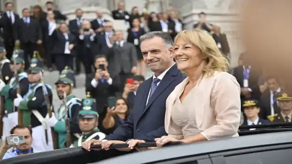 YAMANDÚ ORSI: el delfín de MUJICA asume como tercer presidente de izquierda de Uruguay