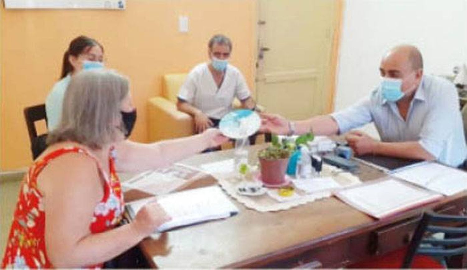 En el Hospital Felipe Heras, se celebró con un reconocimiento,  a quienes se jubilan en el 2020 