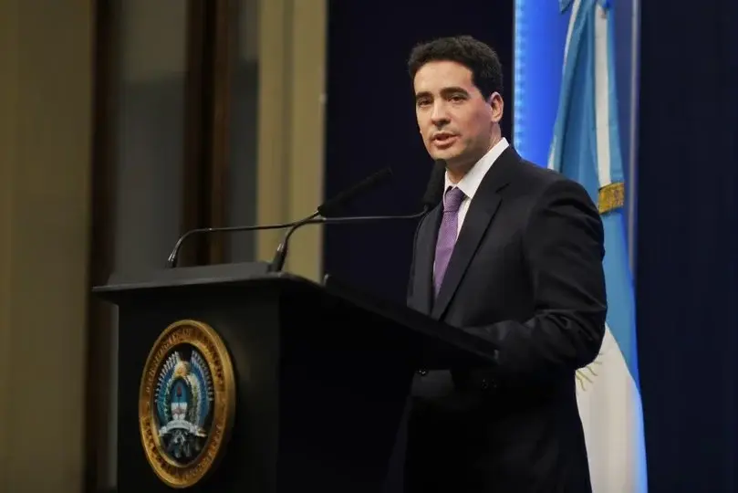 El vocero presidencial, Adrián Ravier, en conferencia de prensa.
