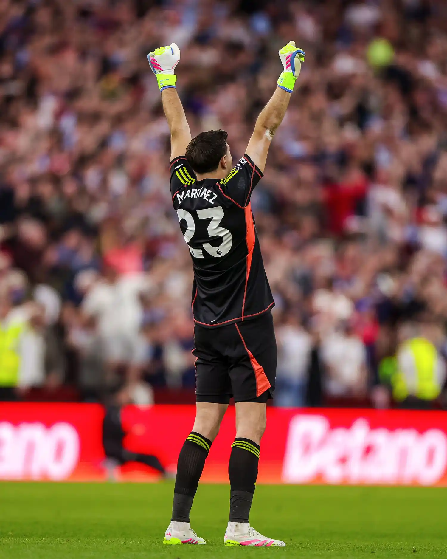 Martinez tuvo una jornada especial con Aston Villa.