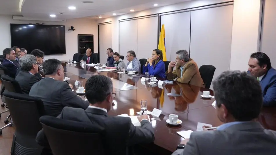 ¿Advertencia o amenaza? «Subsistirán sólo las EPS que se acondicionen», gobierno Petro a las prestadoras de salud