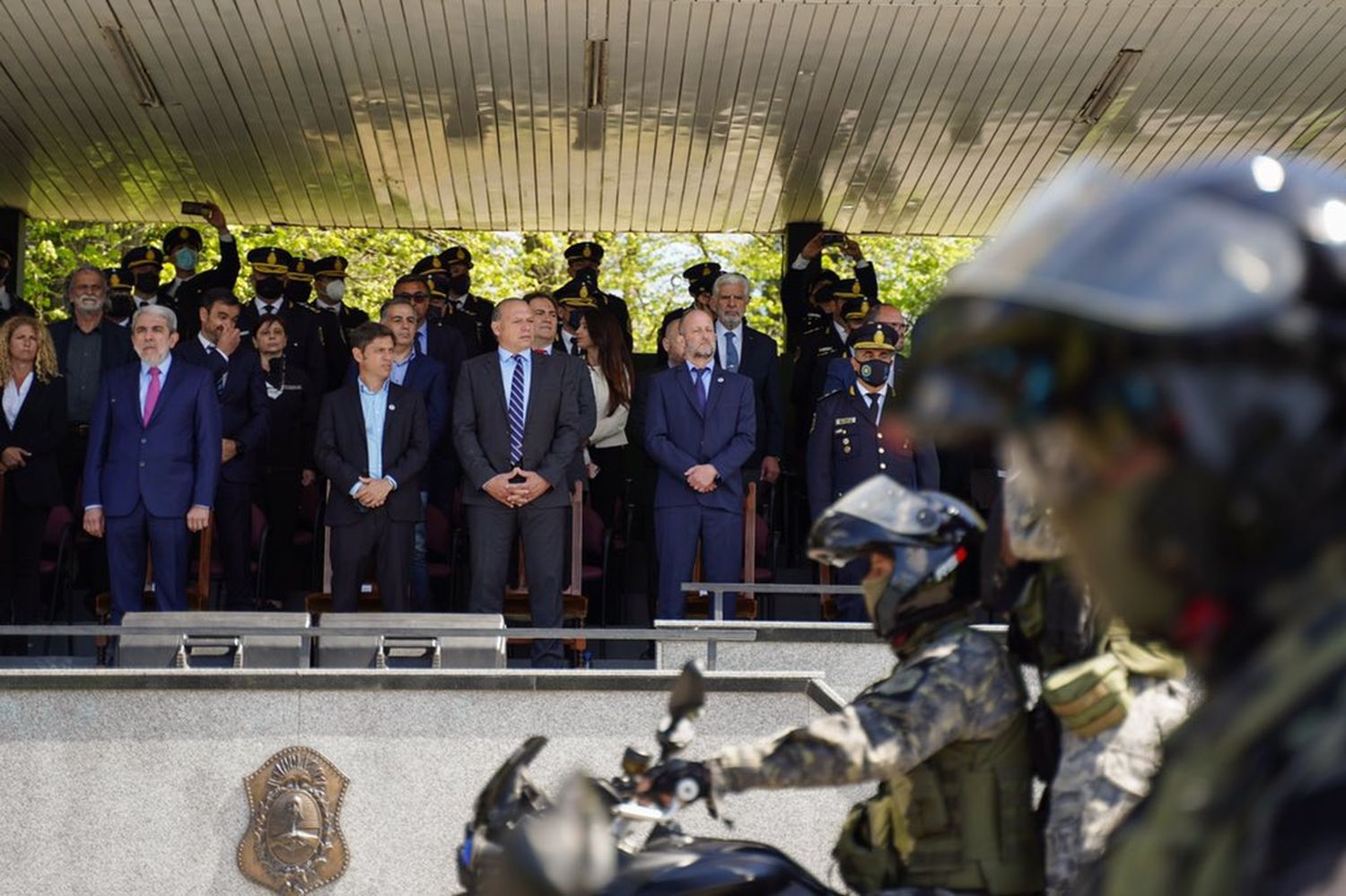 Kicillof destacó la "política de recuperación salarial" en juramento a la bandera de egresados de la Policía bonaerense