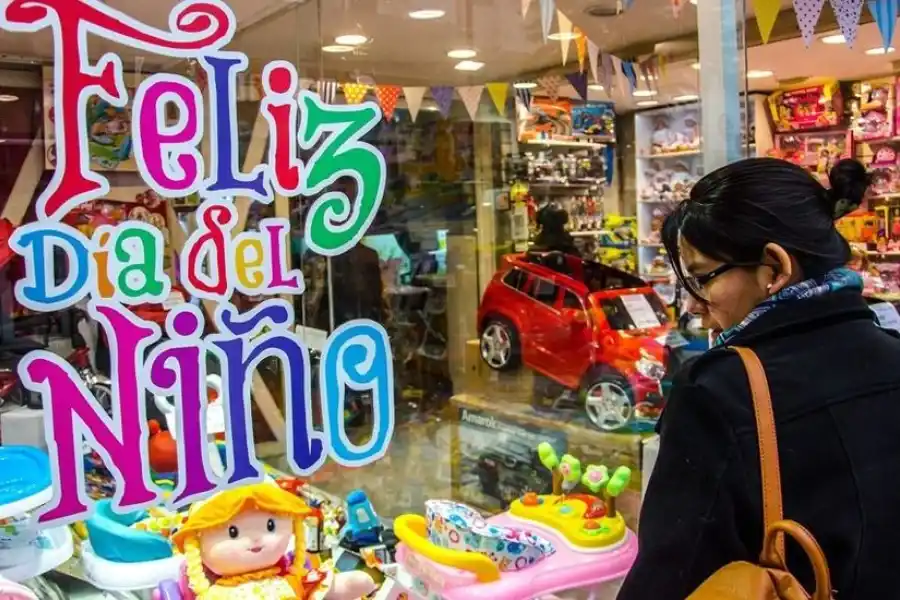 Día de la Niñez 2023: impactadas por la devaluación, las ventas cayeron 0,2% frente al año pasado
