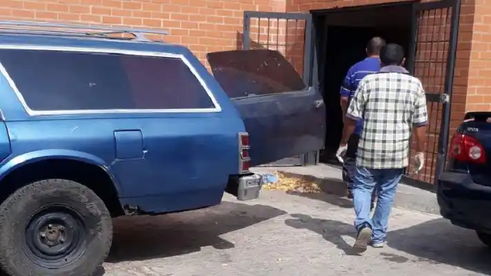 LA DRAMÁTICA MUERTE de un joven aplastado por una pared mientras se mecía en un chinchorro