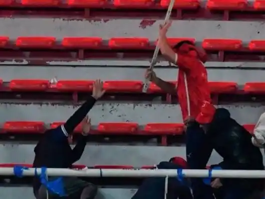 Escándalo en Avellaneda: Presidente Boric se pronunció sobre los gravísimos incidentes durante Independiente-Universidad