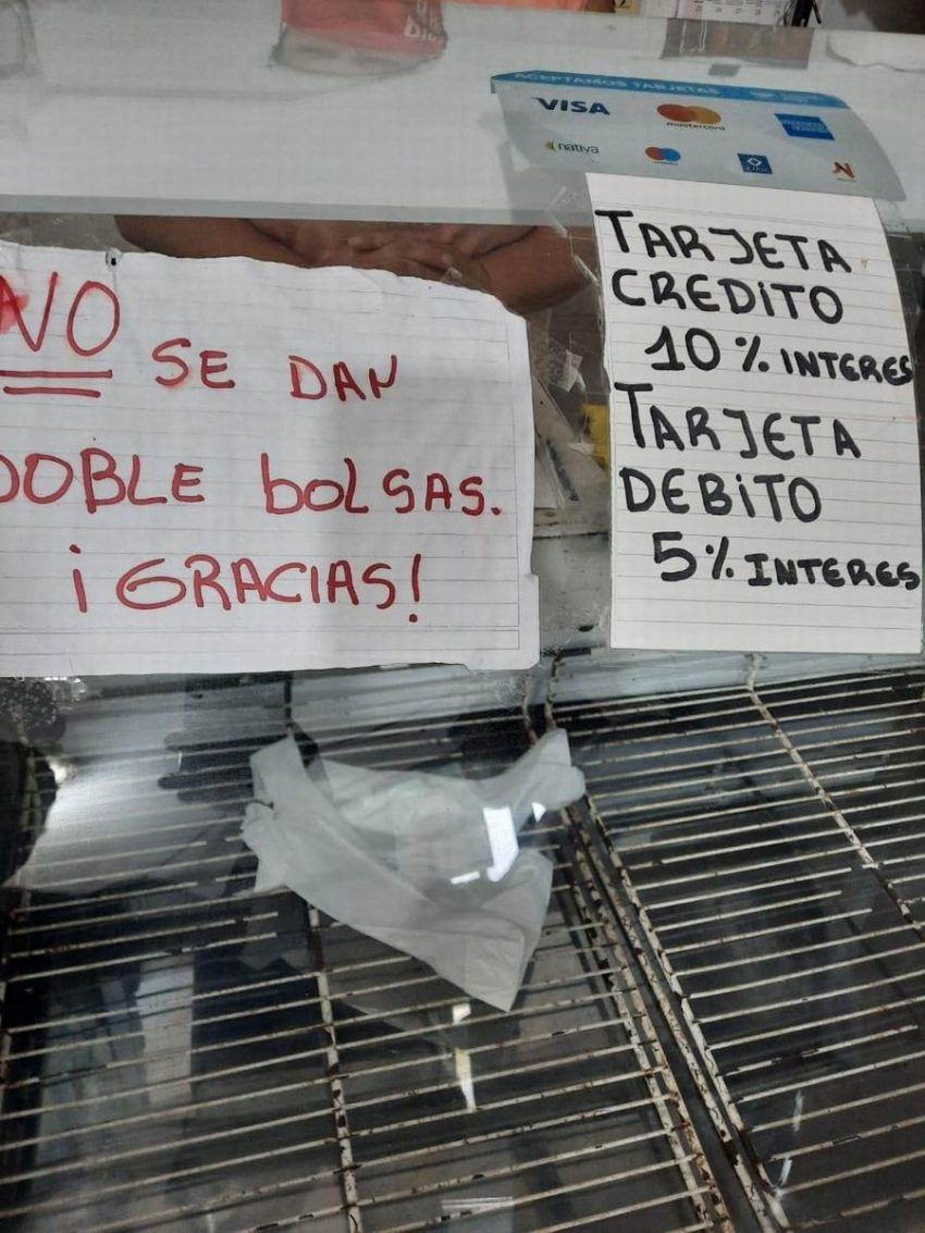 Clausuraron un comercio por cobro de recargos en compras con tarjetas de crédito y débito