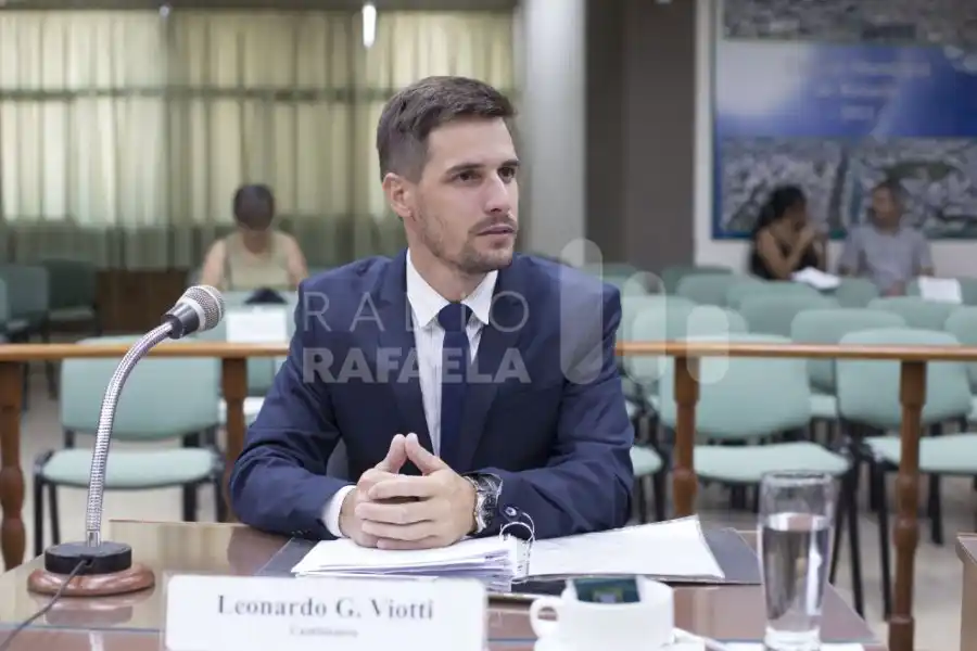 El concejal Viotti, autor del proyecto que redujo de 200 a 50 metros el límite agronómico.