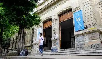 Provincia inició una "investigación interna" tras la violencia en escuela de La Plata y exigió respeto a docentes