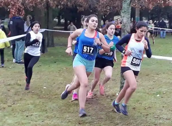 Yanet Fernández, subcampeona en el Provincial de cross country