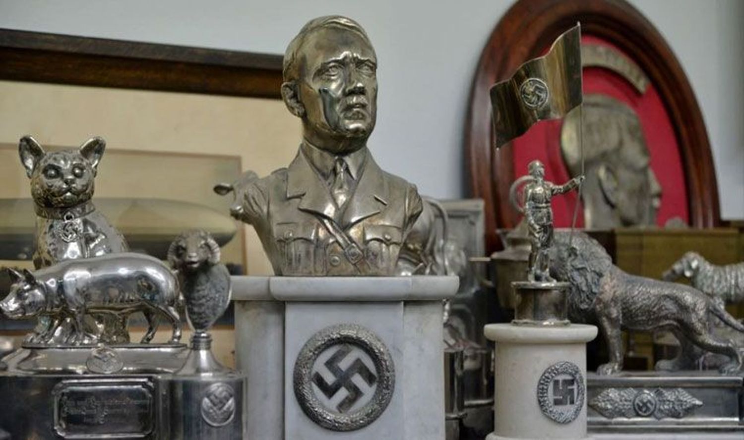 En San Isidro y Vicente López se halló la mayor colección de objetos nazis en Argentina