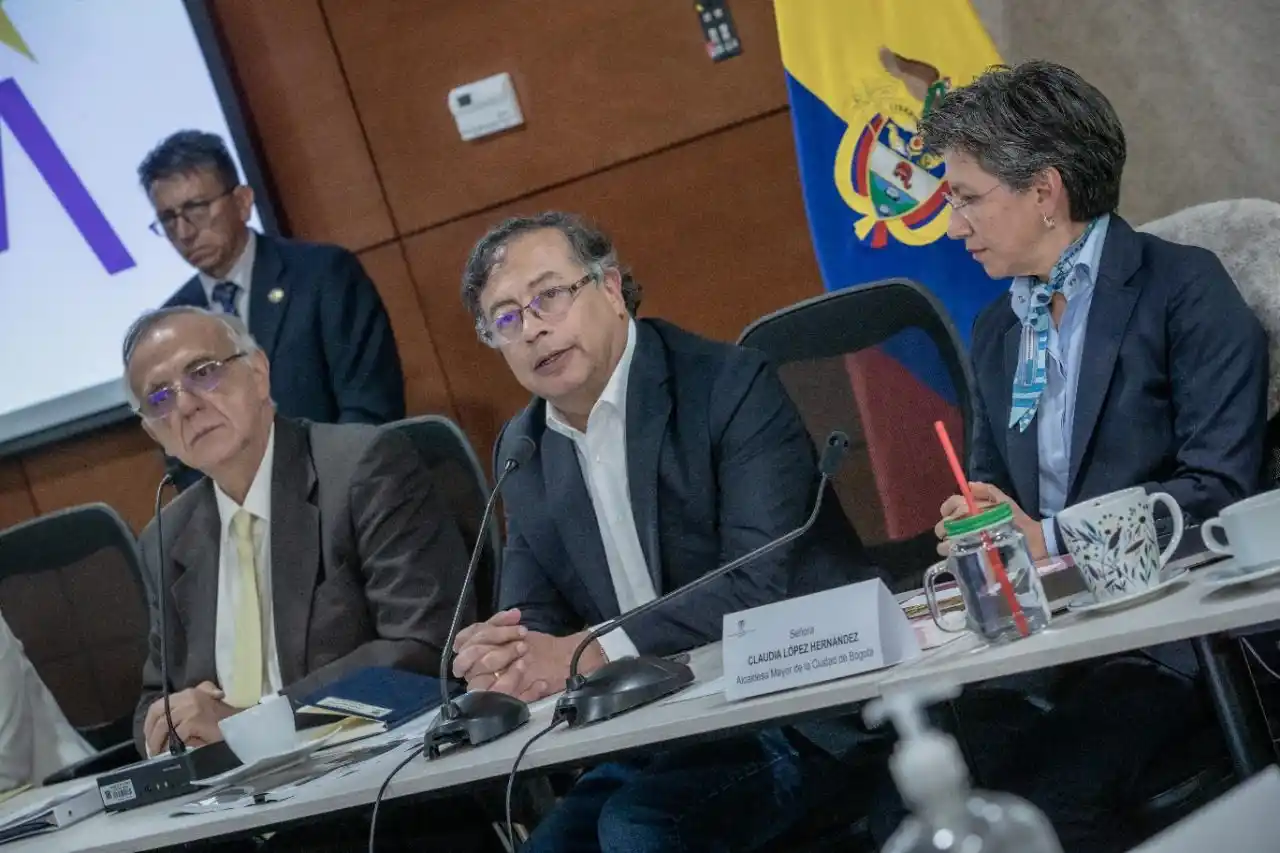 ¿ACABARAN CON ASESINATOS Y ROBOS? Gustavo Petro y Claudia López acordaron aumentar la fuerza policial en Bogotá