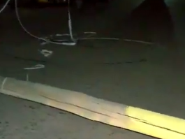 Un camión arrasó con cinco columnas de luz y cables en la zona sudoeste