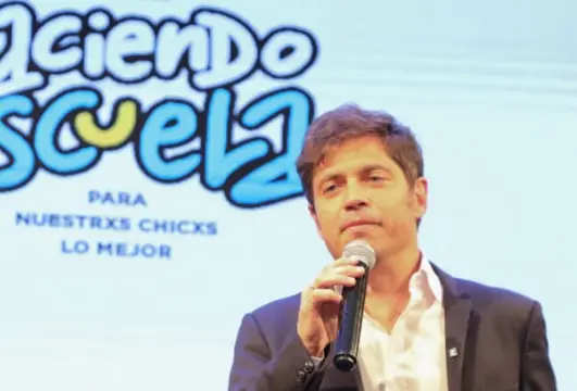 Kicillof en Merlo: Lanza el programa "Escuelas a la Obra" para abordar urgencias en infraestructura
