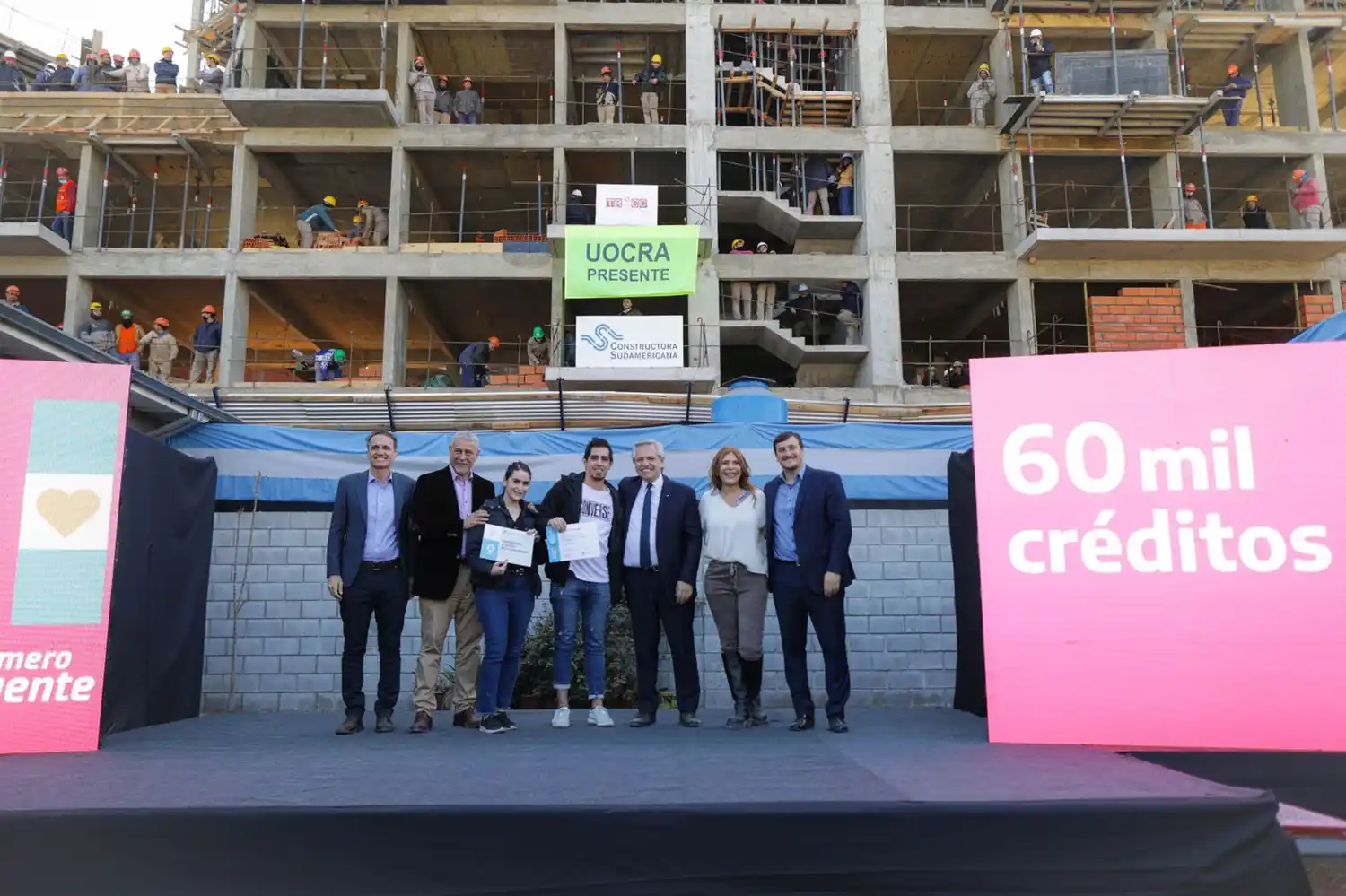 Alberto Fernández encabezó una entrega de viviendas en Avellaneda.