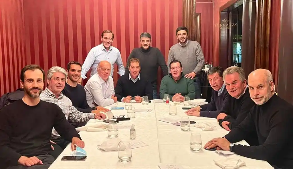 Intendentes de PRO junto a Larreta y Santilli: “Nos reunimos para analizar la situación política de nuestro país"
