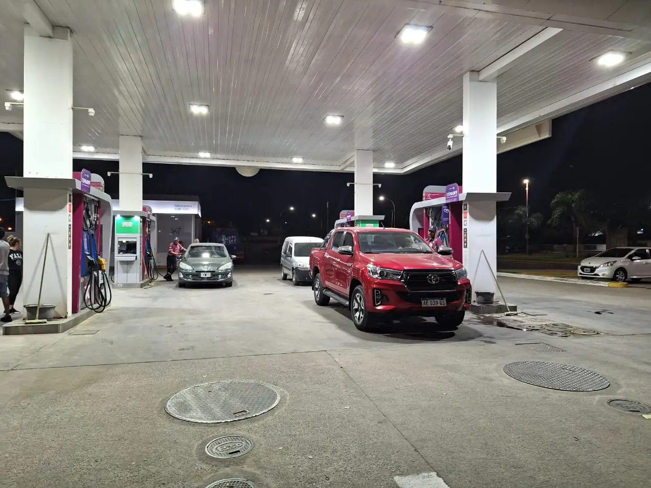 Shell y Axion ya subieron el precio del combustible