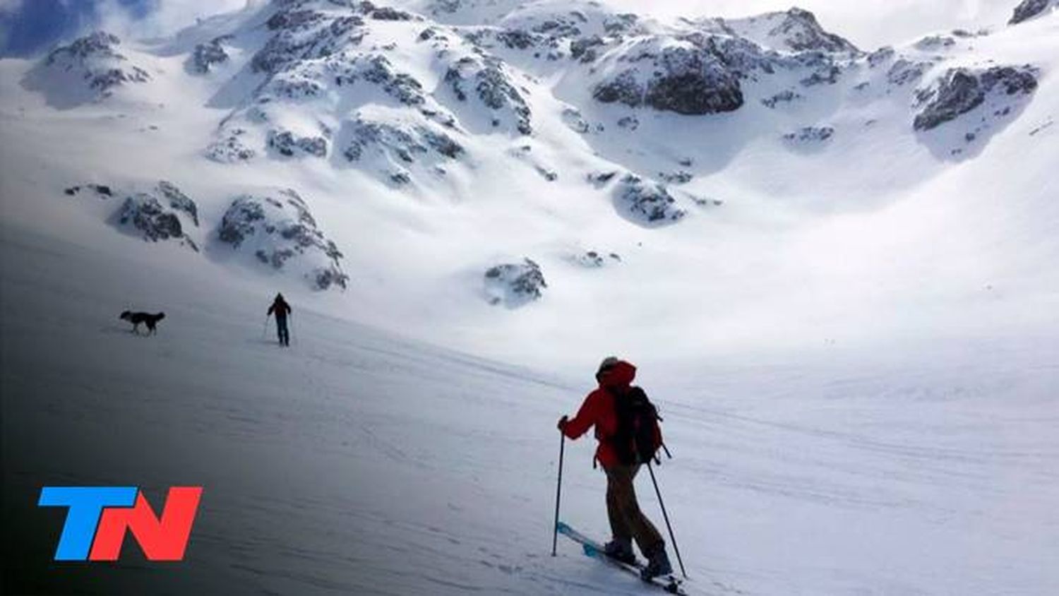 Trágica avalancha en un centro de esquí privado cerca de Bariloche: hay un muerto y un herido