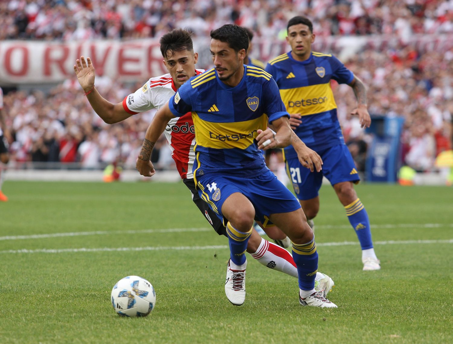 Boca y Racing, en un duelo que puede ser eliminatorio