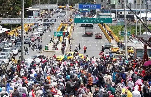 Ecuador evalúa activar un corredor humanitario para atender situación fronteriza