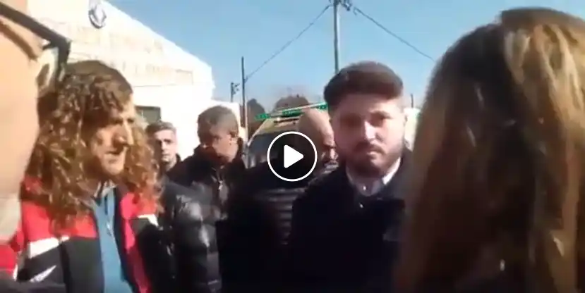 Video: Funcionario de Educación de la Provincia increpado tras la tragedia en la escuela de Moreno