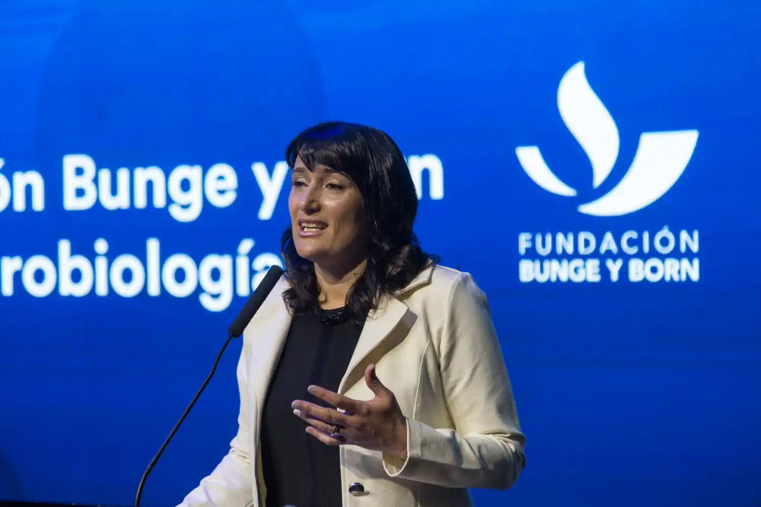 INTECH: Natalia de Miguel recibió el premio Estímulo de la fundación Bunge y Born 2021