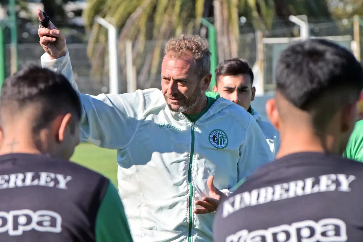 Mariano Mignini dirigiendo la práctica