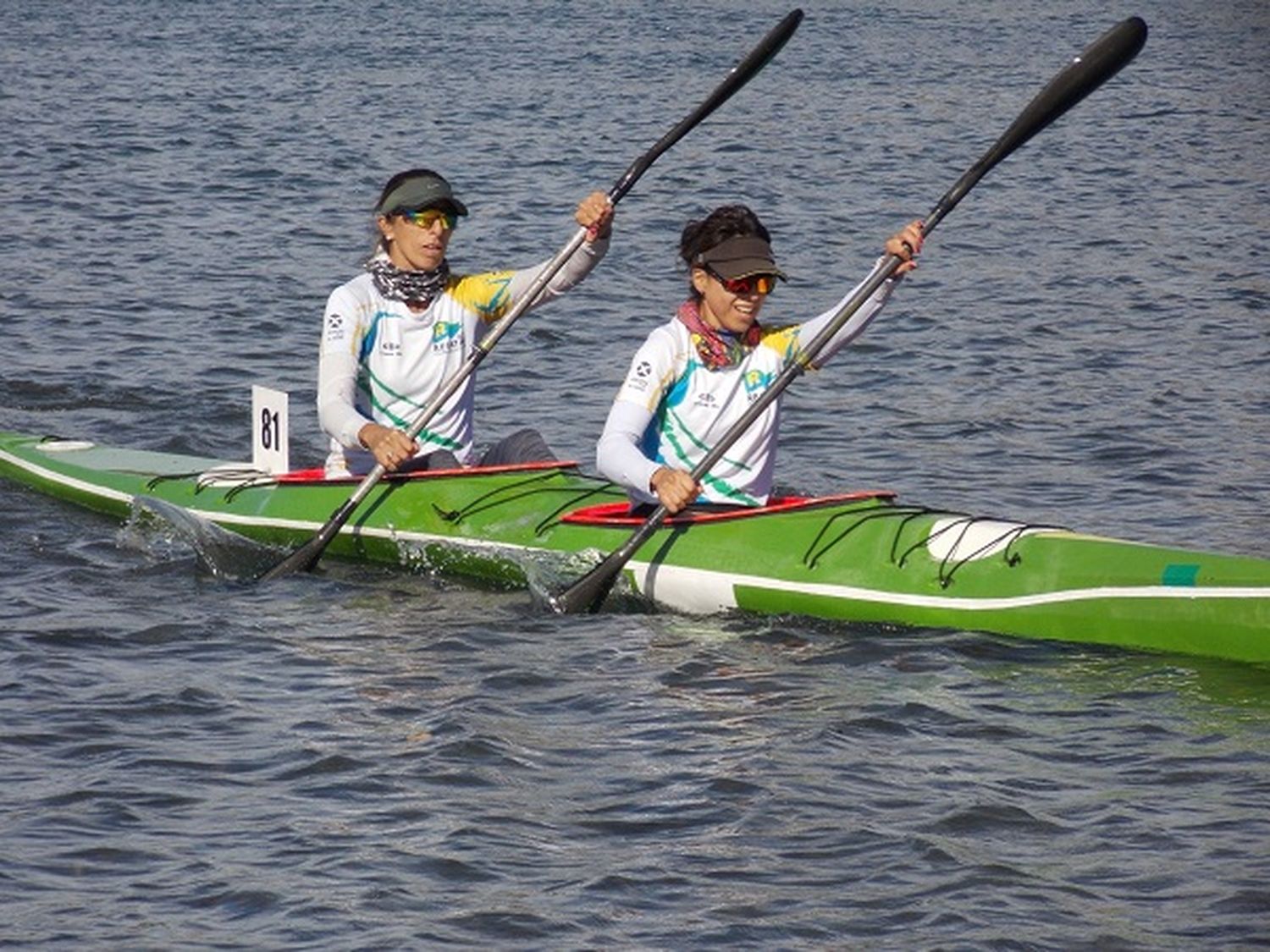 Los palistas de Regatas sumaron dos medallas doradas en el Argentino