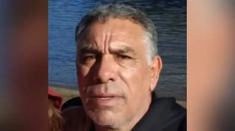 José Luis tiene 64 años.