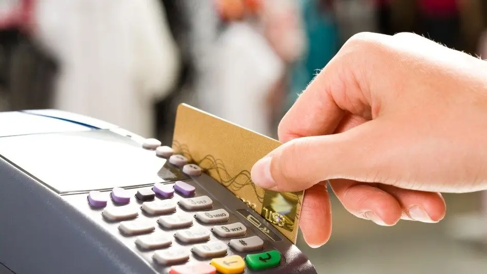 UCIP: "a los comerciantes no les conviene el pago con tarjetas de crédito por los plazos de acreditación"