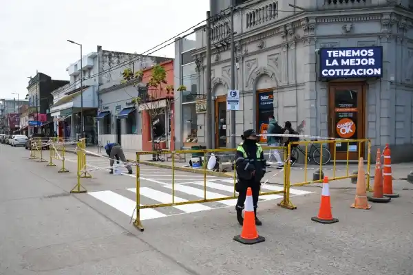 Focalizan las acciones en tareas de demarcación de cruces peatonales en zona céntrica