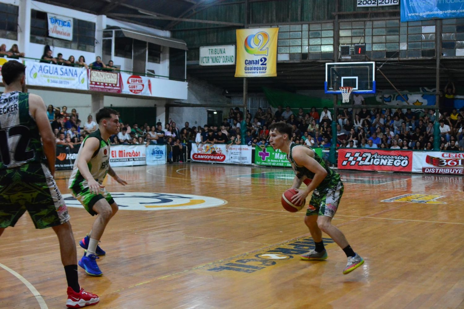 La figura de la noche fue Joaquín Obregon con una valoración de 25 puntos mientras que el máximo anotador del juego fue Julián Fedele autor de 22 tantos.