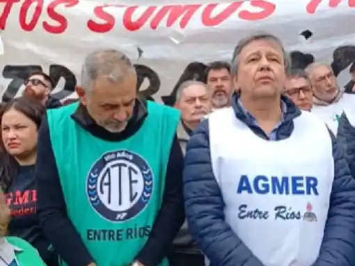 Movilización gremial frente a Casa de Gobierno en rechazo a la creación de la OSER