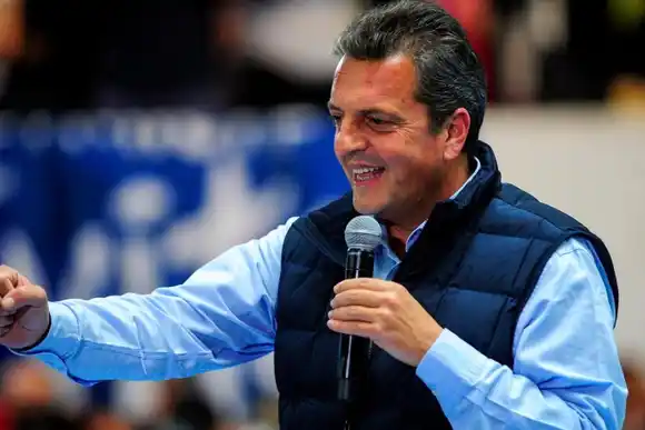 Massa adelantó que hará un anuncio para consolidar las reservas y evitar un “ataque especulativo”