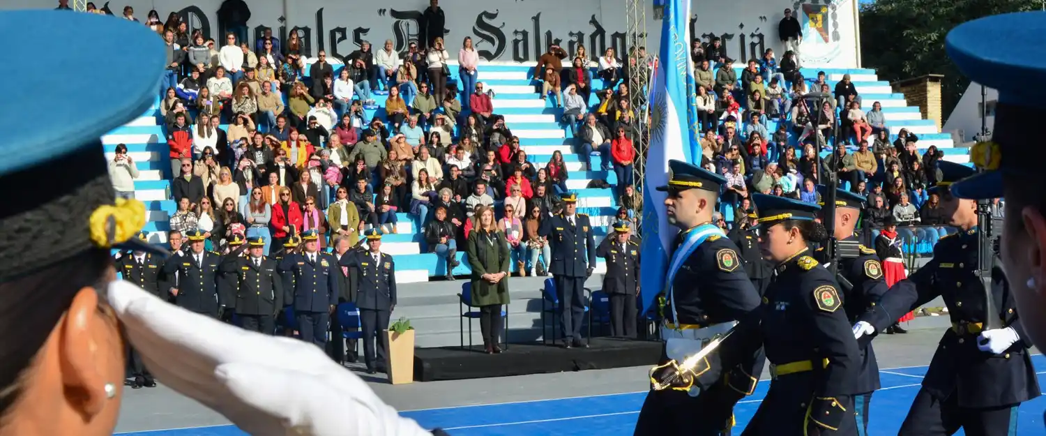En el día de la bandera 72 cadetes de la Policía de Entre Ríos juraron su lealtad