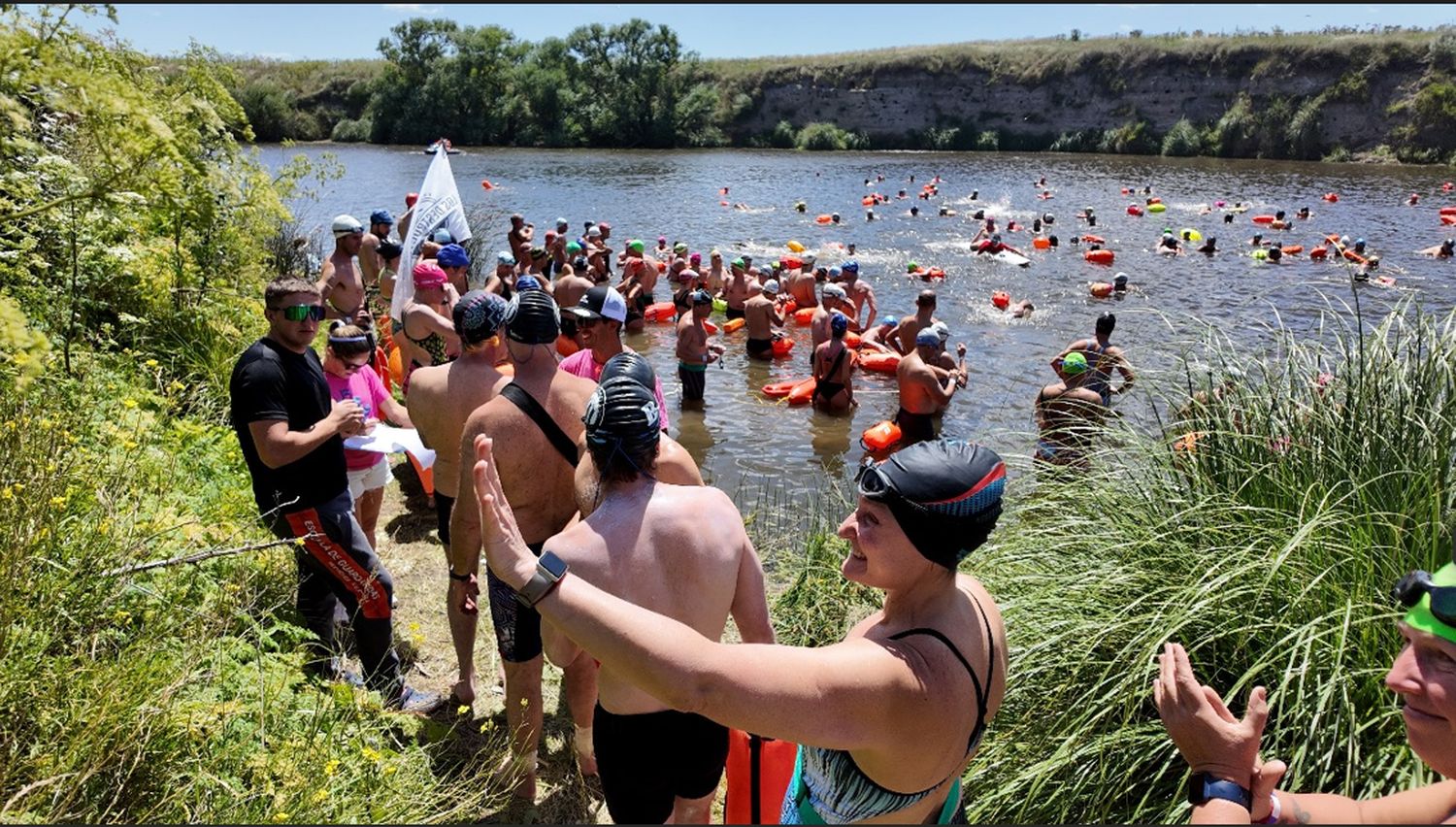 Al agua. Participaron 213 nadadores, la mayoría de la provincia y CABA