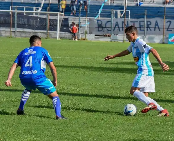 De la mano de De León, Juventud pasó por penales y jugará el cuadro principal