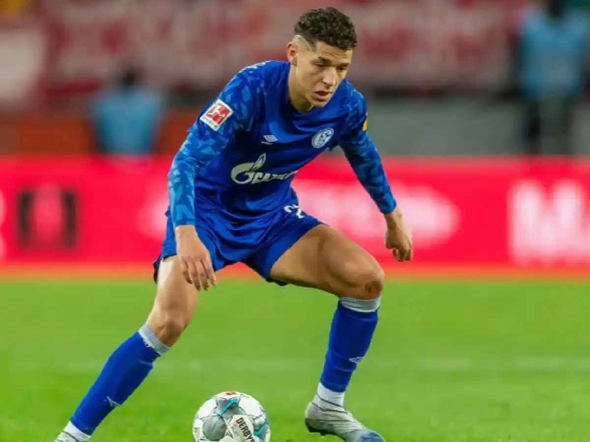 Schalke 04 sancionó a jugador por violar la cuarentena