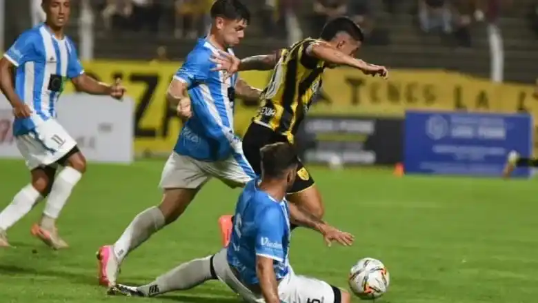 Sosa y un intento para sacarse rivales de encima.