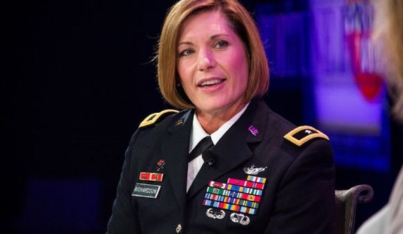 La jefa del Comando Sur de los Estados Unidos anda de visita en Colombia ¿Qué hace?